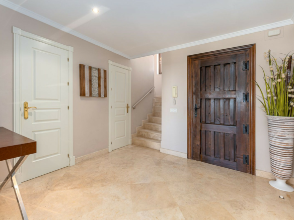 3-bedroom Property In El Paraiso, Spain (186 M²)