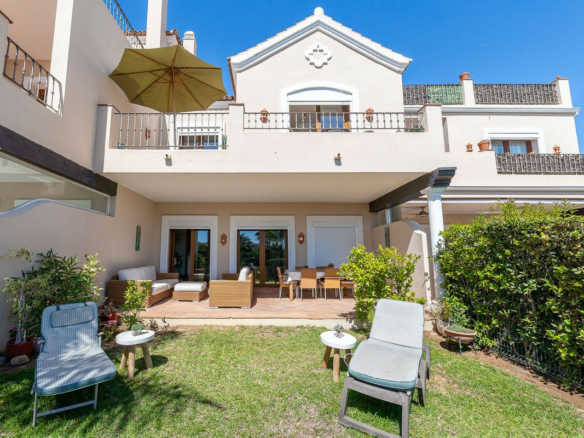 3-bedroom Property In El Paraiso, Spain (186 M²)