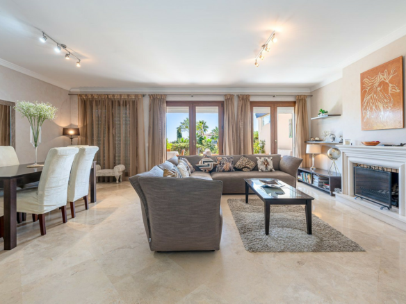 3-bedroom Property In El Paraiso, Spain (186 M²)