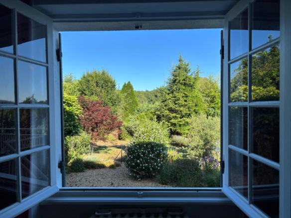 4-bedroom Village House In Jumilhac-le-grand, France (132 M²)