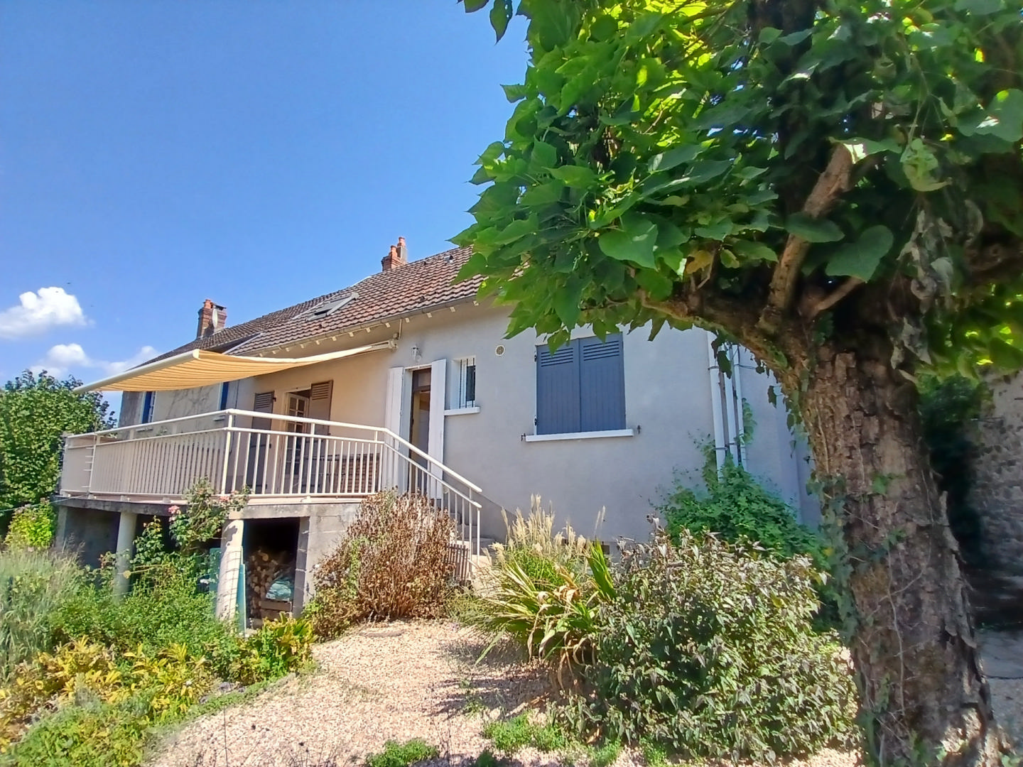 4-bedroom Village House In Jumilhac-le-grand, France (132 M²)