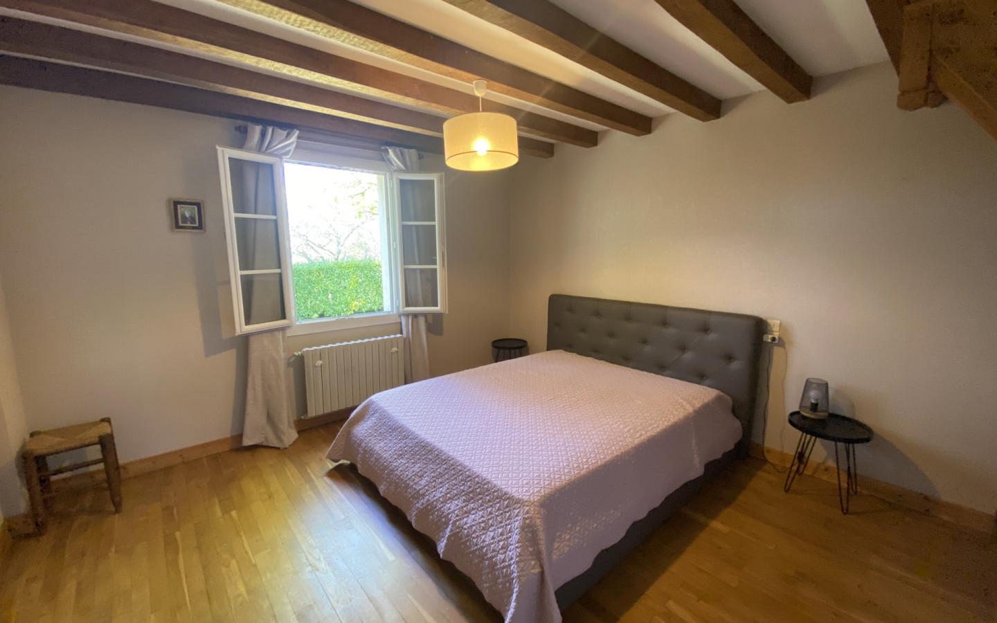 5-bedroom House In Montmoreau, France (196 M²)