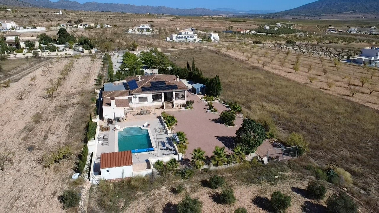 4-bedroom Detached Villa In Pinoso, Spain (169 M²)