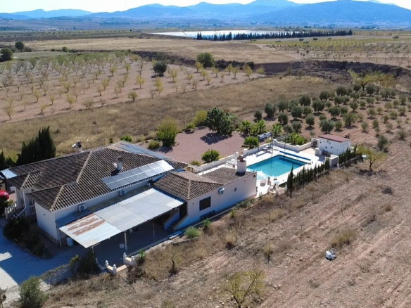 4-bedroom Detached Villa In Pinoso, Spain (169 M²)