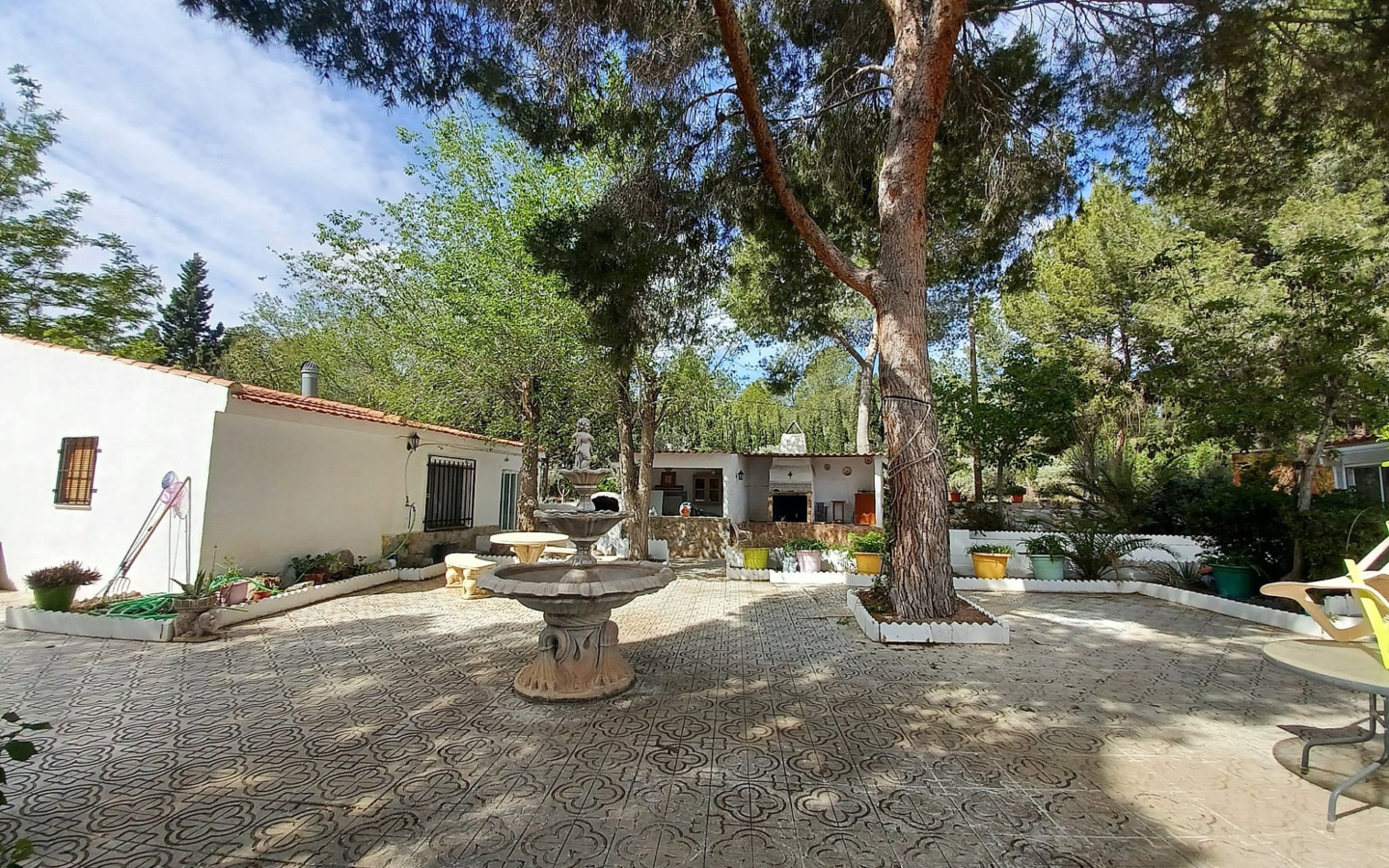 5-bedroom Detached Villa In Sax, Spain (222 M²)
