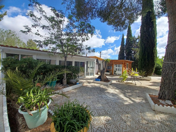 5-bedroom Detached Villa In Sax, Spain (222 M²)