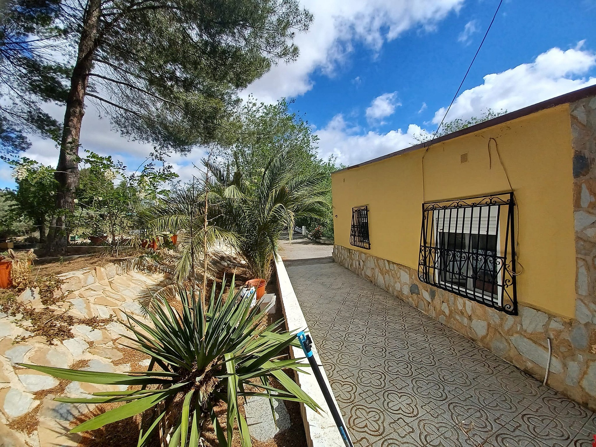 5-bedroom Detached Villa In Sax, Spain (222 M²)