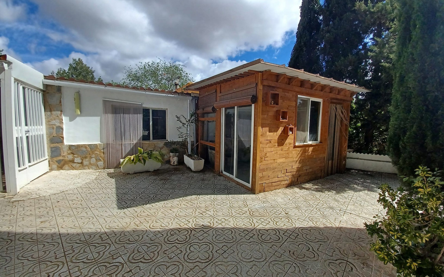 5-bedroom Detached Villa In Sax, Spain (222 M²)