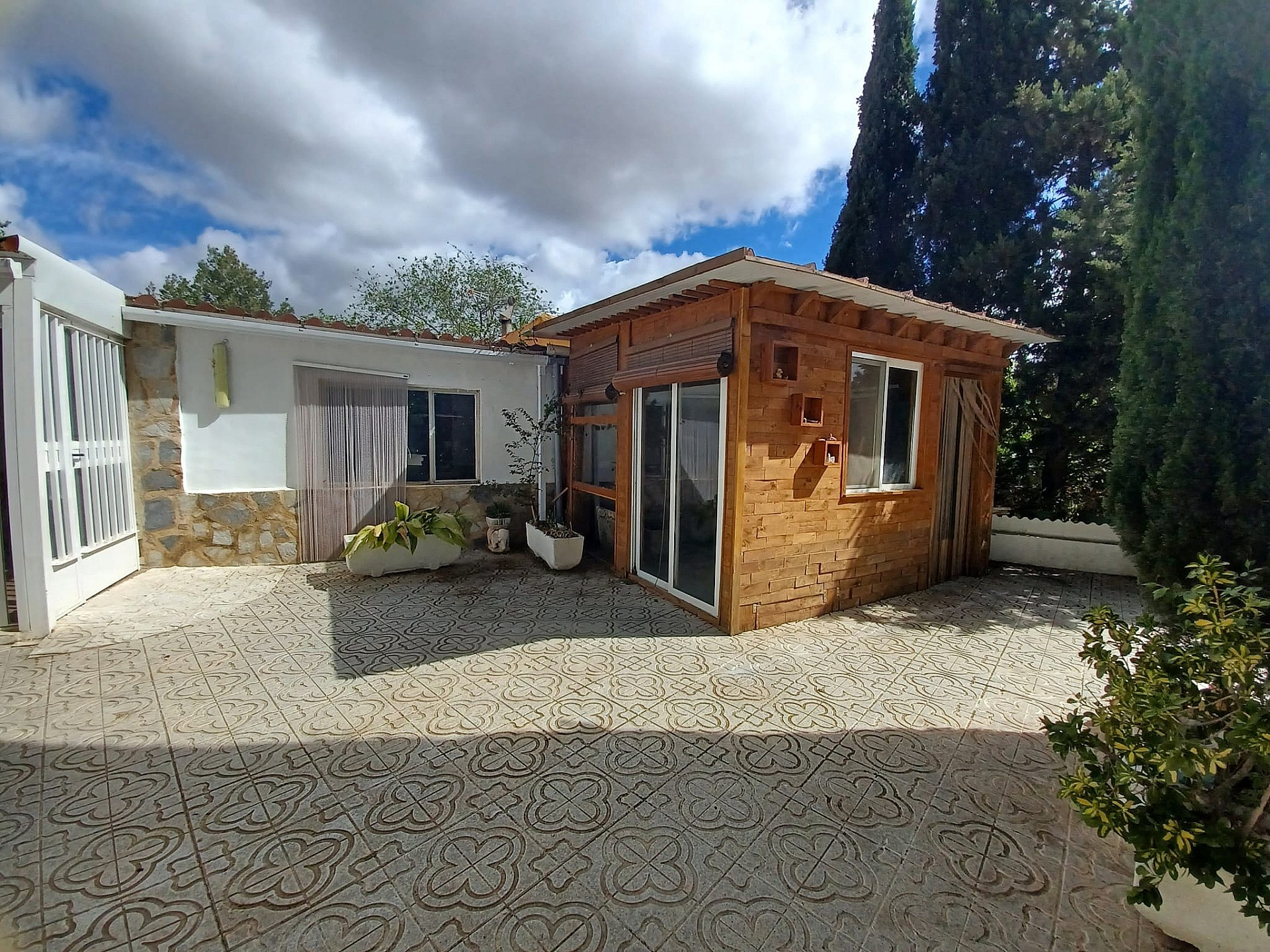 5-bedroom Detached Villa In Sax, Spain (222 M²)