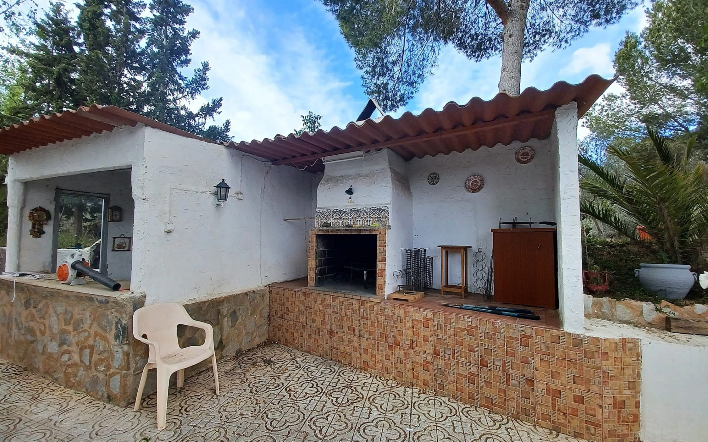 5-bedroom Detached Villa In Sax, Spain (222 M²)