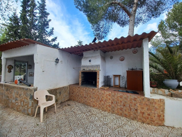 5-bedroom Detached Villa In Sax, Spain (222 M²)