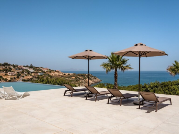 4-bedroom Villa In Nikiforos Fokas, Greece (200 M²)