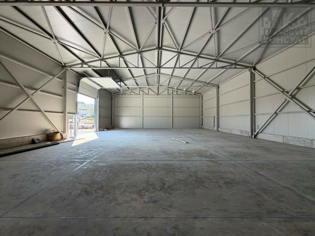 Warehouse Of 1200 M² In West Industrial Zone, Veliko Tarnovo