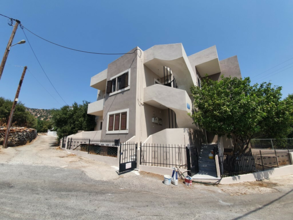 Business In Elounda, Greece (180 M²)