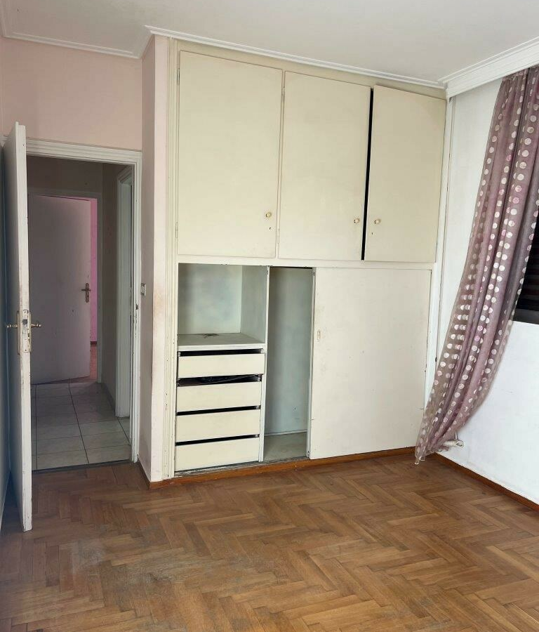 3-bedroom Flat In Glyfada, Greece (87 M²)