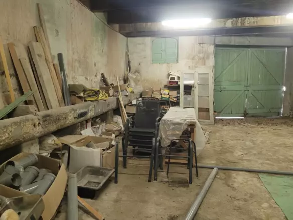 Barn In Capestang, France (110 M²)