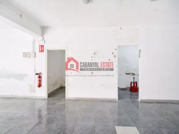 Commercial Premises In Valencia (68 M²)