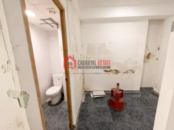 Commercial Premises In Valencia (68 M²)