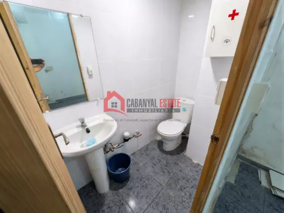 Commercial Premises In Valencia (68 M²)