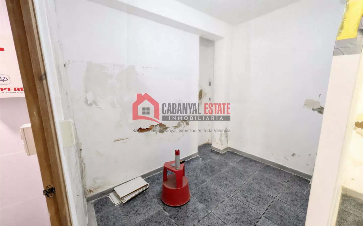 Commercial Premises In Valencia (68 M²)