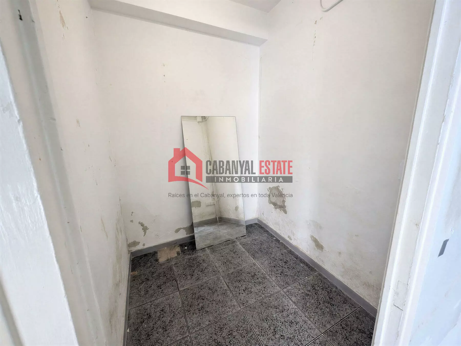 Commercial Premises In Valencia (68 M²)