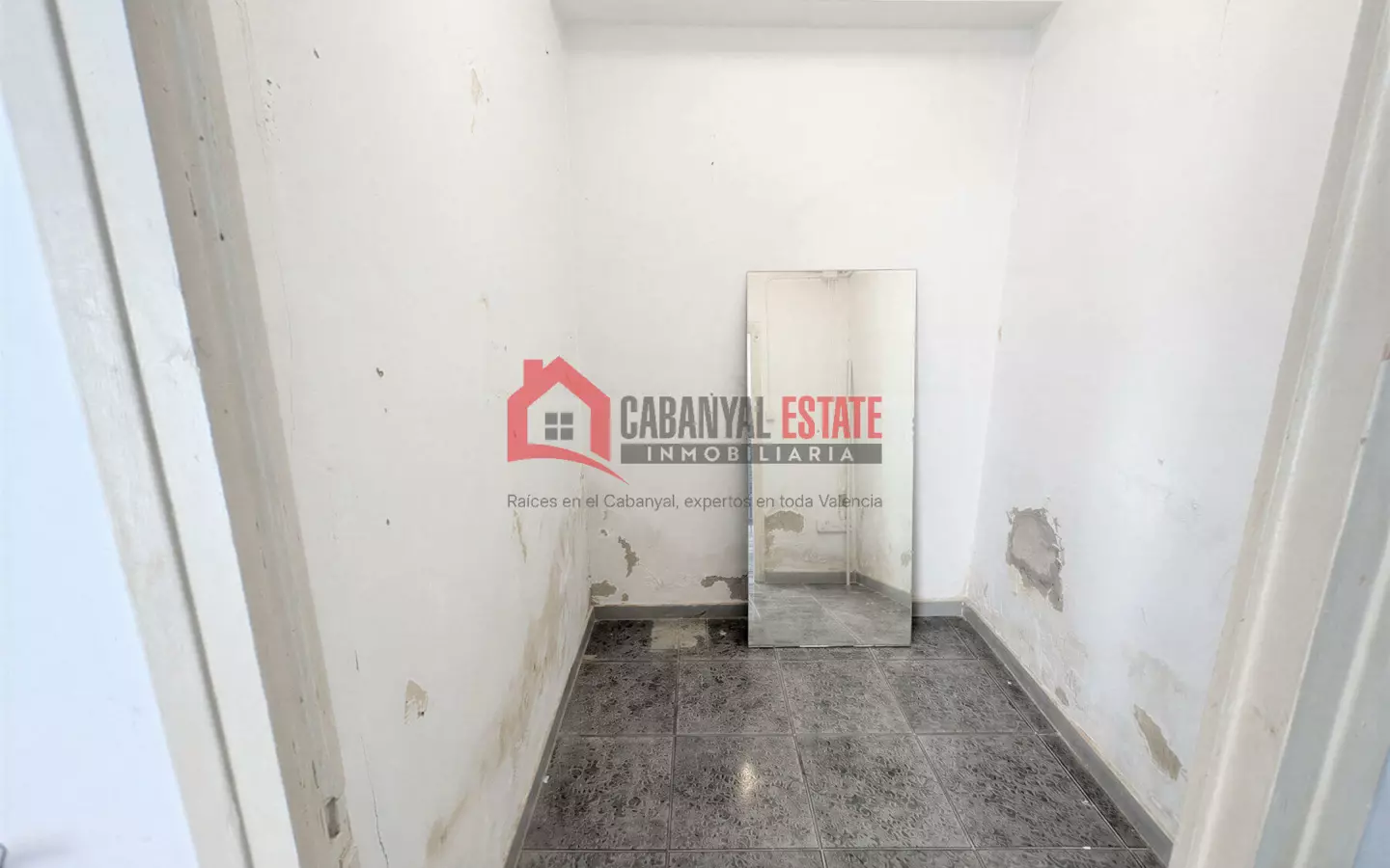 Commercial Premises In Valencia (68 M²)