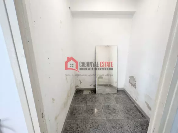 Commercial Premises In Valencia (68 M²)