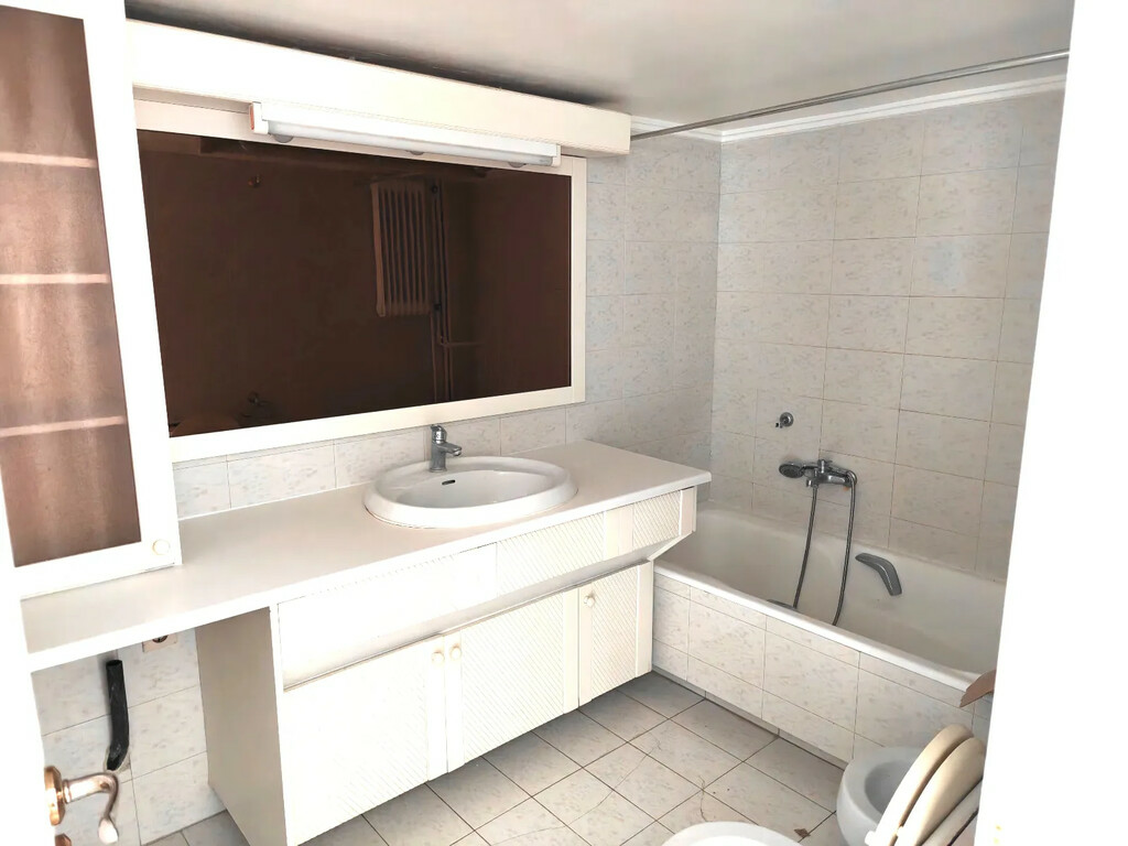 2-bedroom Flat In Glyfada, Greece (74 M²)