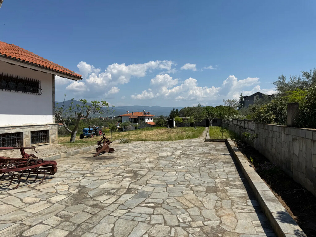 Villa In Thermi, Greece (600 M²)