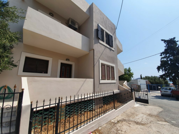 Business In Elounda, Greece (180 M²)
