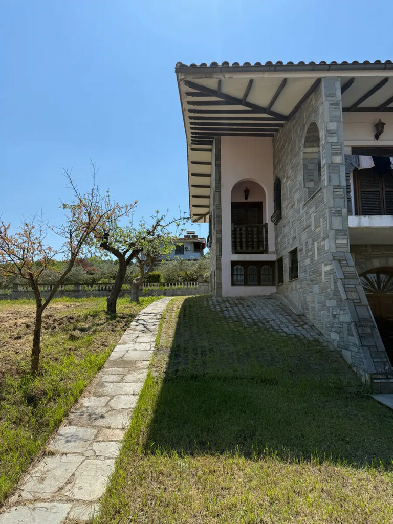 Villa In Thermi, Greece (600 M²)