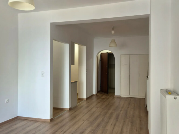 2-bedroom Flat In Kipseli, Greece (90 M²)