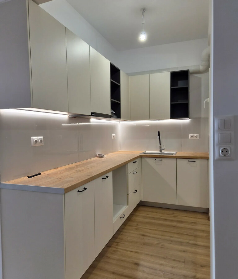 2-bedroom Flat In Kipseli, Greece (90 M²)