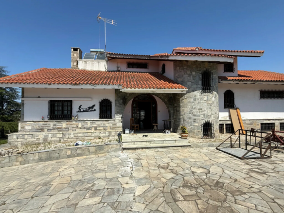 Villa In Thermi, Greece (600 M²)