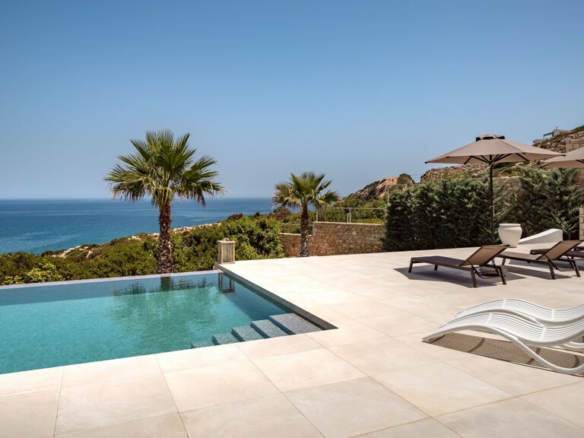 4-bedroom Villa In Nikiforos Fokas, Greece (200 M²)