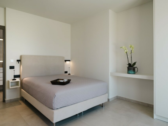 4-bedroom Villa In Nikiforos Fokas, Greece (200 M²)