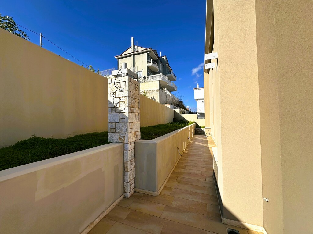 5-bedroom Villa In Nea Makri, Greece (525 M²)
