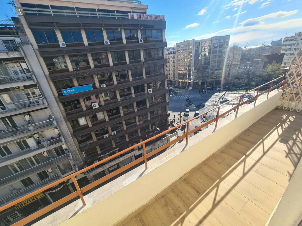 1-bedroom Flat In Center Of Thessaloniki, Greece (45 M²)