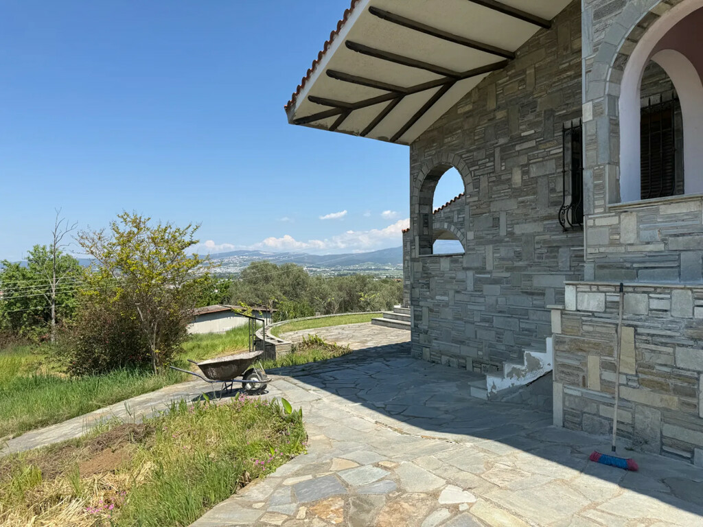 Villa In Thermi, Greece (600 M²)