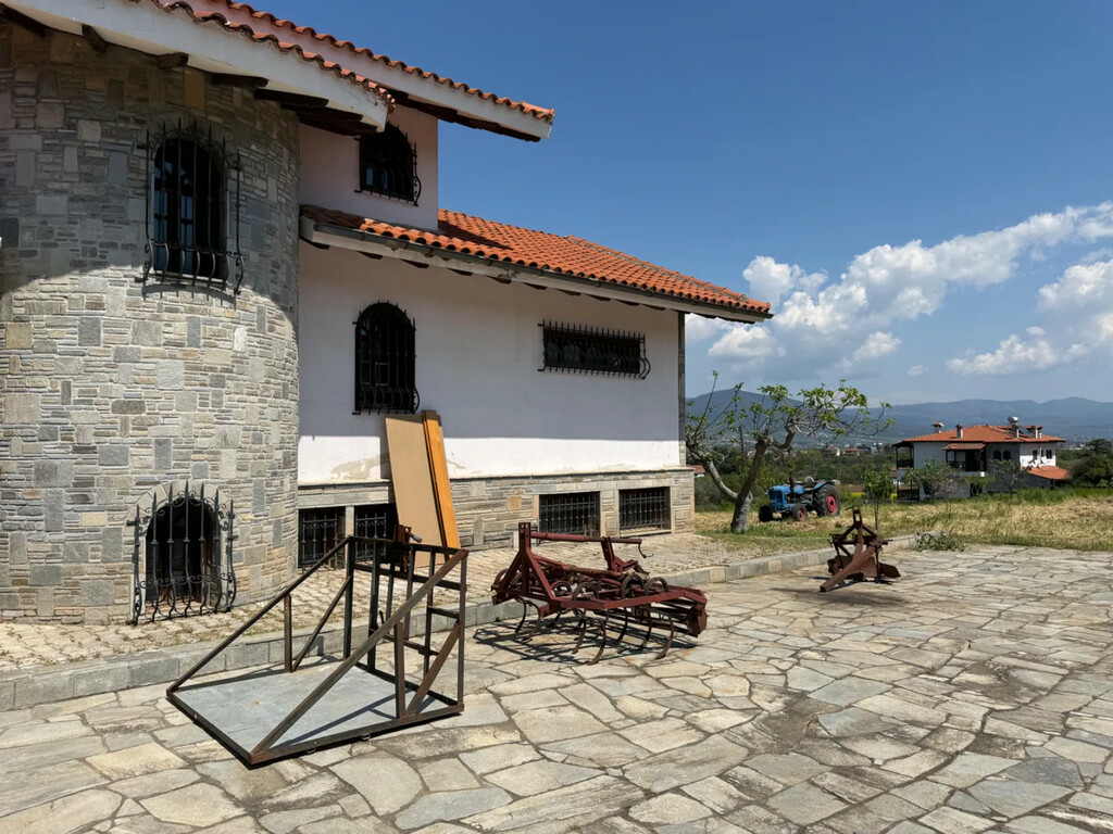 Villa In Thermi, Greece (600 M²)
