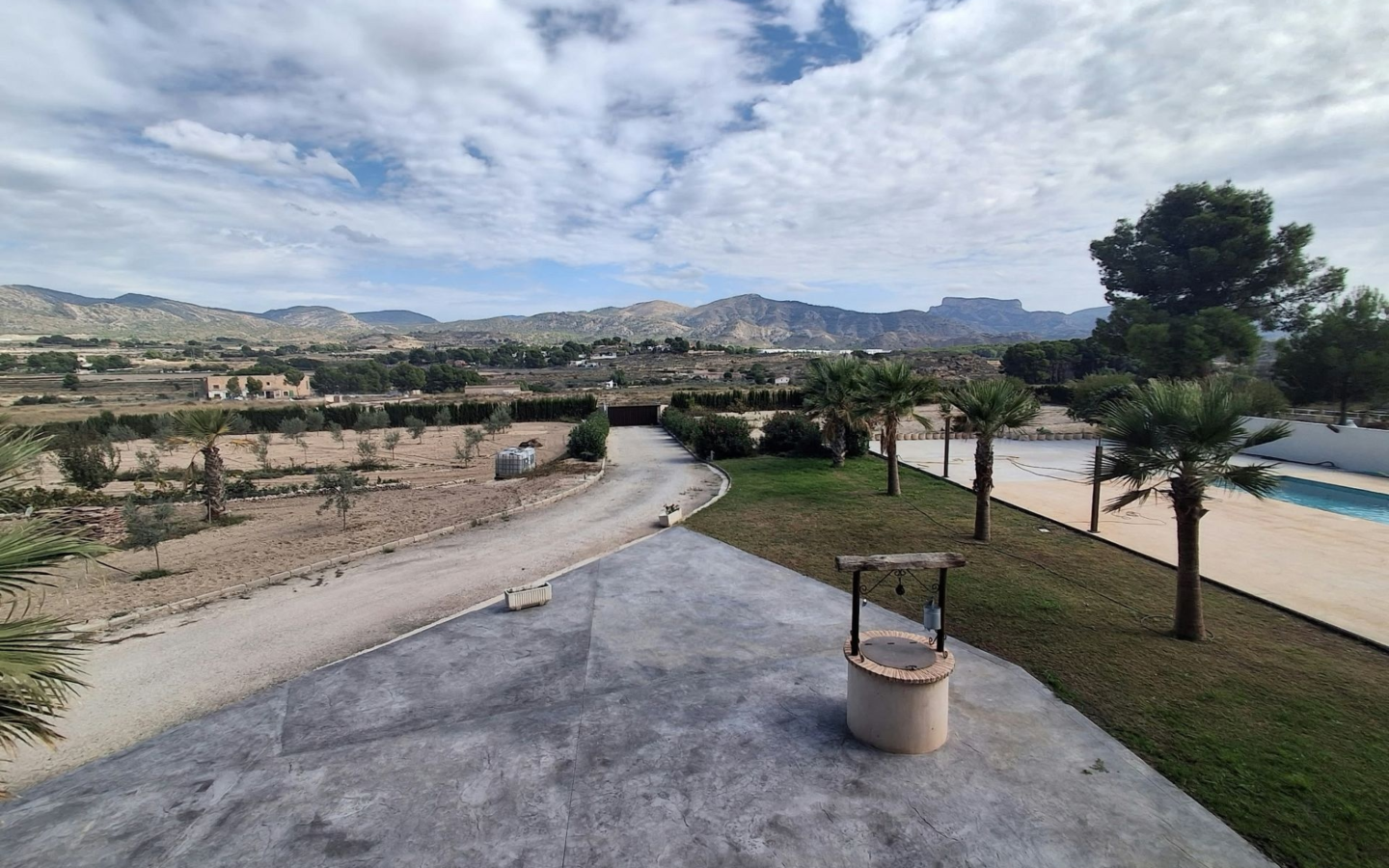 7-bedroom Detached Villa In Sax, Spain (842 M²)