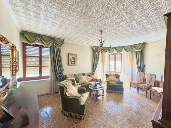 10-bedroom Townhouse In Pinoso, Spain (518 M²)