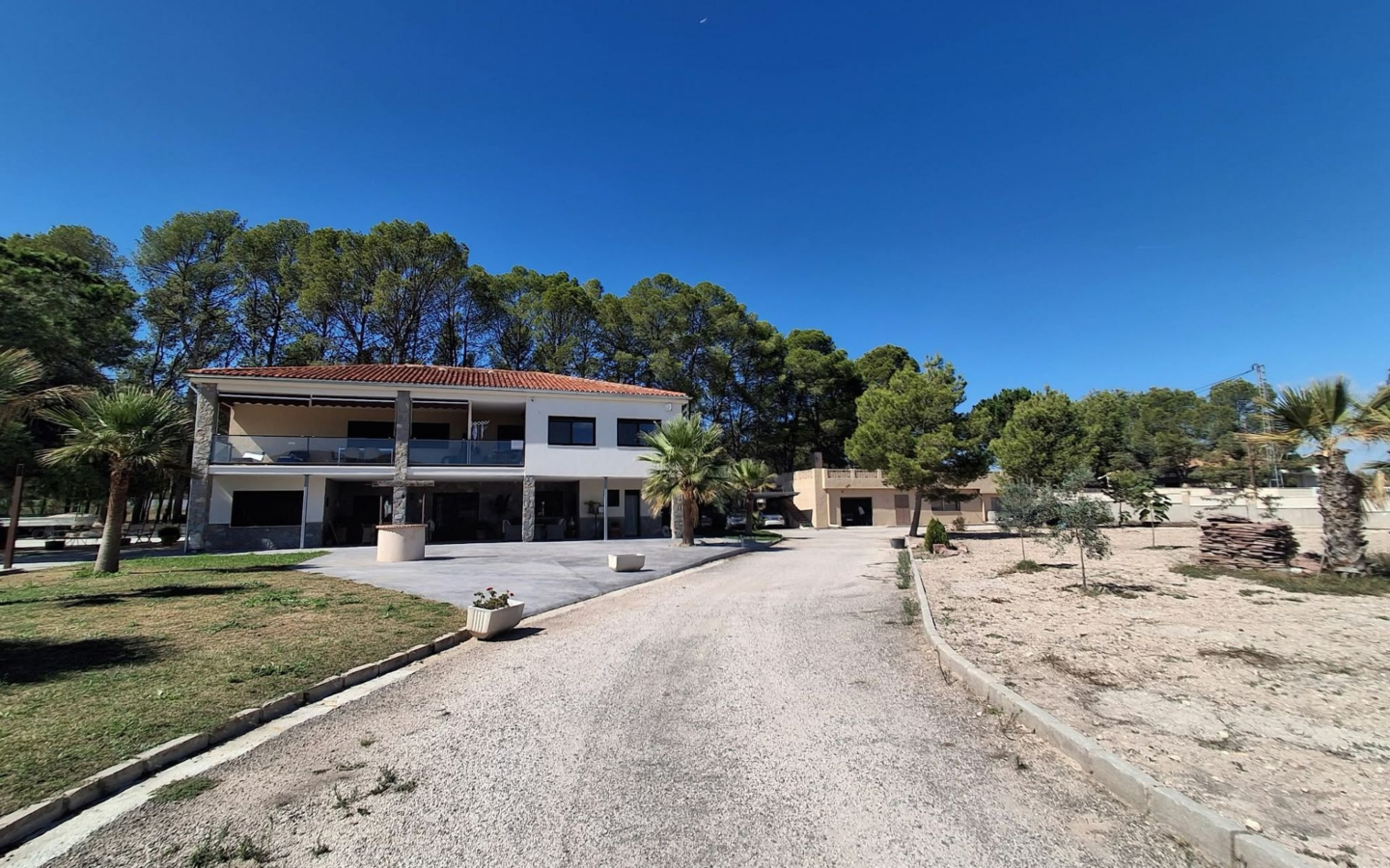 7-bedroom Detached Villa In Sax, Spain (842 M²)