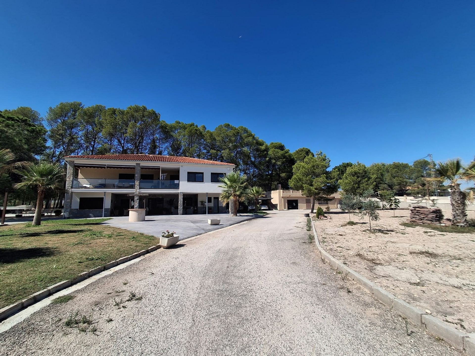 7-bedroom Detached Villa In Sax, Spain (842 M²)