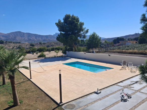 7-bedroom Detached Villa In Sax, Spain (842 M²)