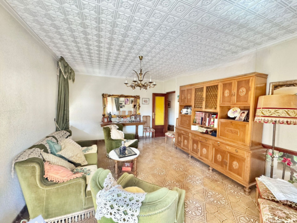 10-bedroom Townhouse In Pinoso, Spain (518 M²)
