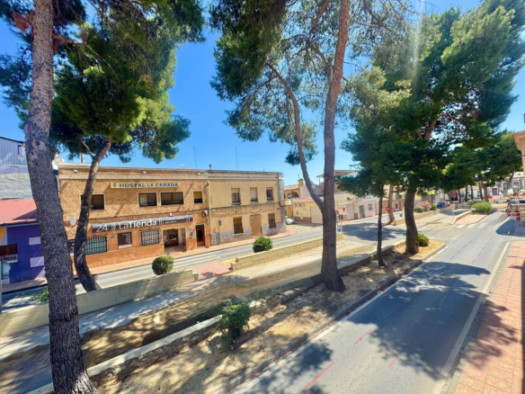 10-bedroom Townhouse In Pinoso, Spain (518 M²)