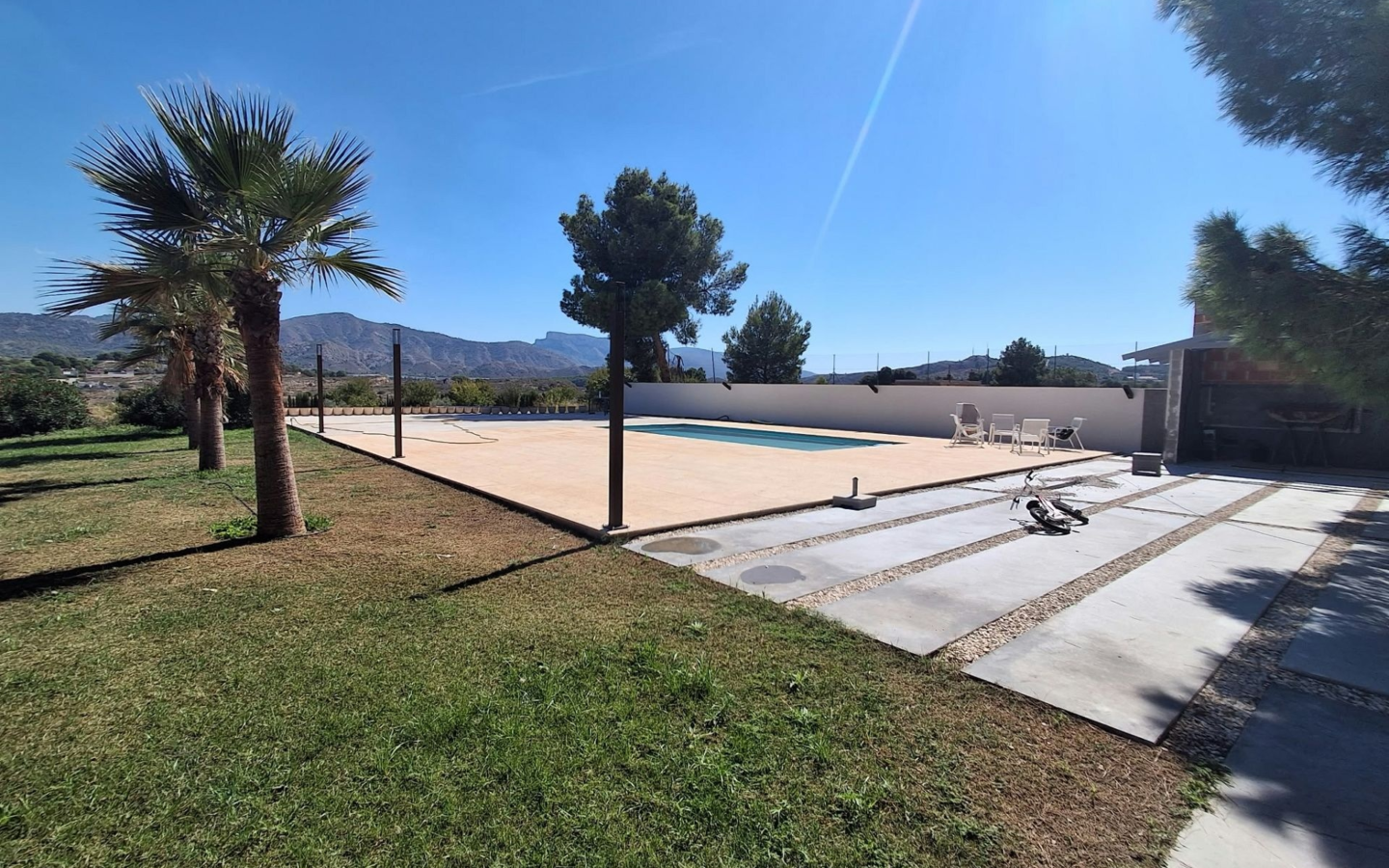 7-bedroom Detached Villa In Sax, Spain (842 M²)