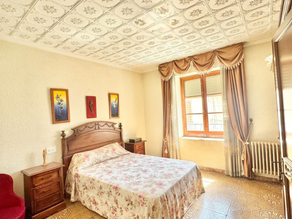 10-bedroom Townhouse In Pinoso, Spain (518 M²)