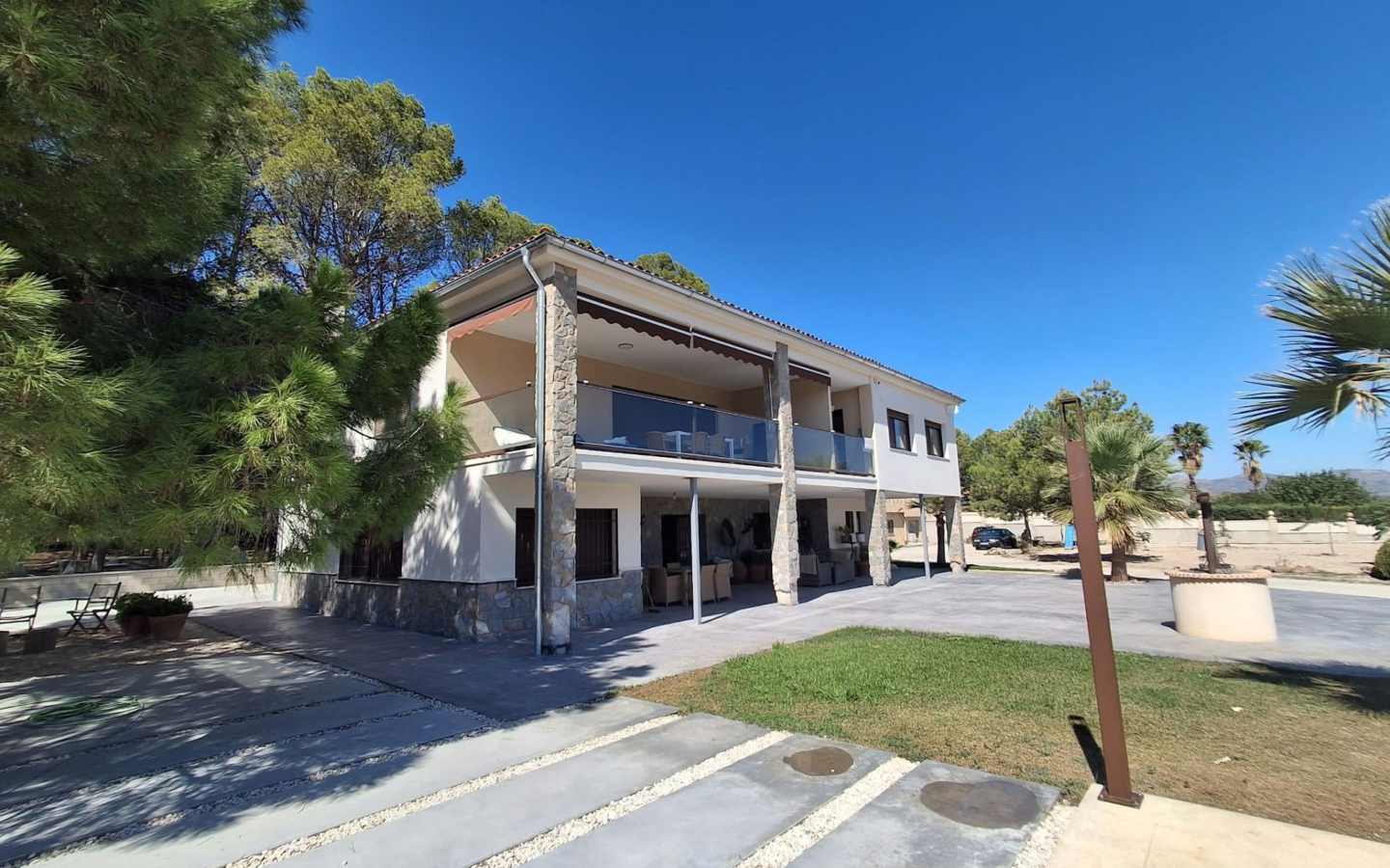 7-bedroom Detached Villa In Sax, Spain (842 M²)